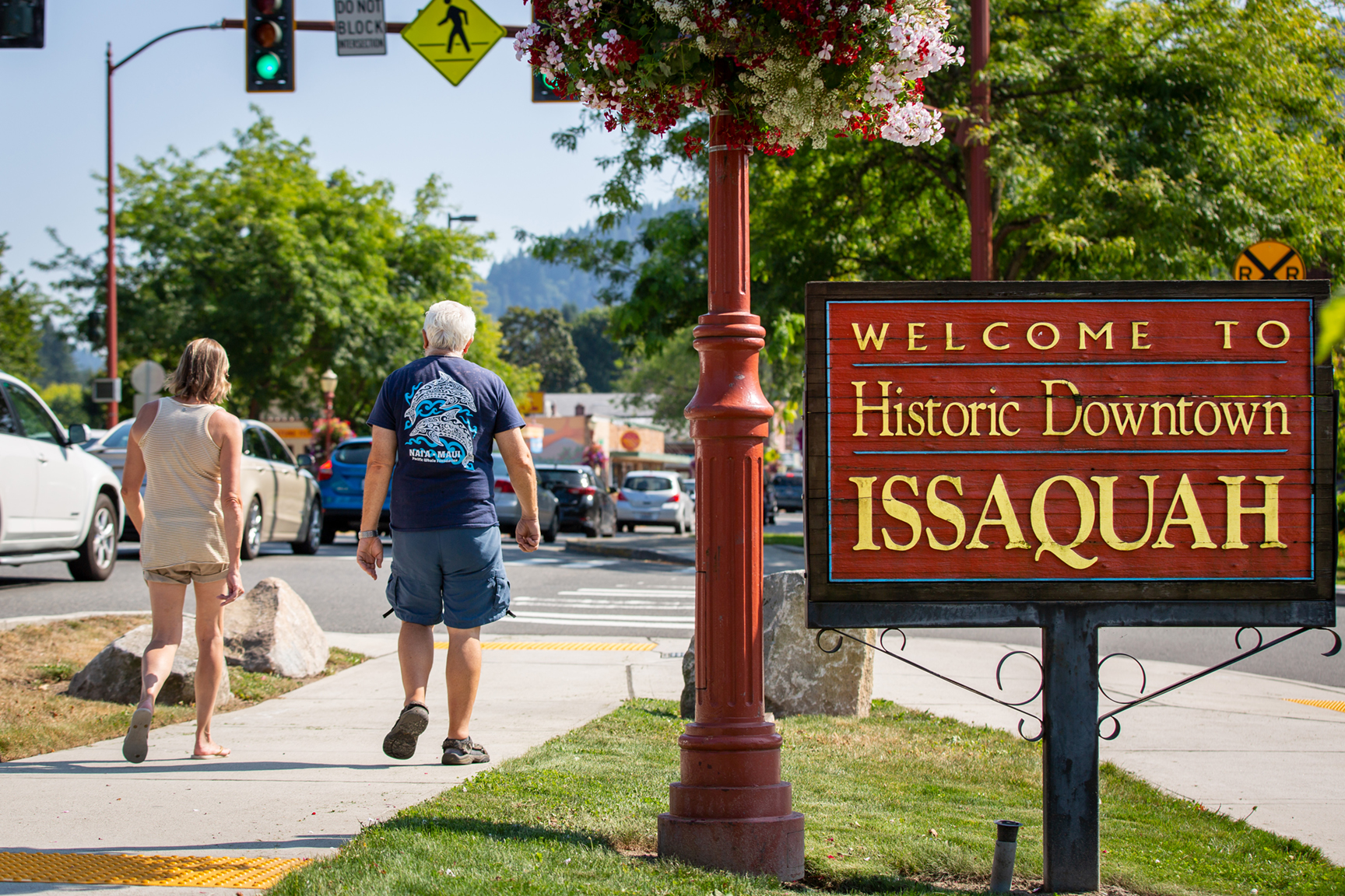 downtown issaquah wa sign